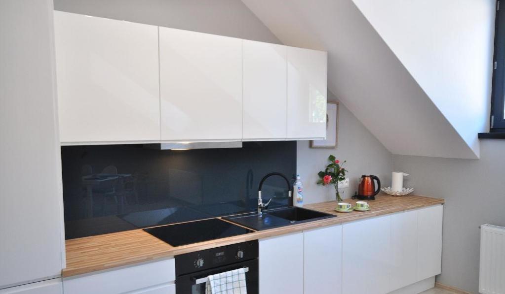 Apartament Nad Kamienna ชกลาร์สกา ปอเรมบา ภายนอก รูปภาพ